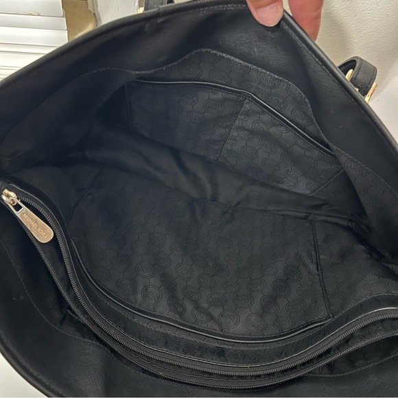 MICHAEL Michael Kors Extra Large Jet Set Laptop Tote - Picture 10 of 16